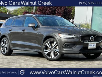 Certified 2025 Volvo V60 B5 Cross Country Plus