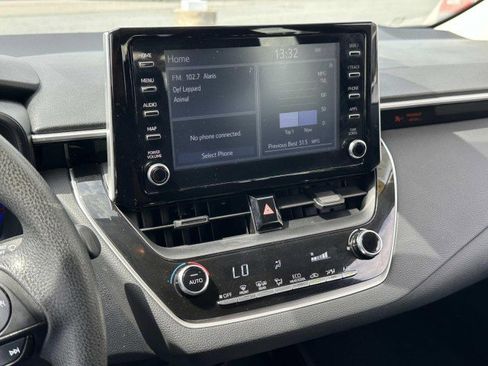 Used 2020 Toyota Corolla LE image 17