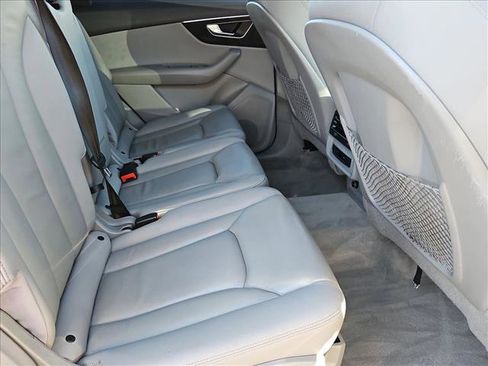 Used 2023 Audi Q7 2.0T Premium w/ Convenience Package image 20