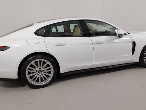 Used 2021 Porsche Panamera 4 image 10