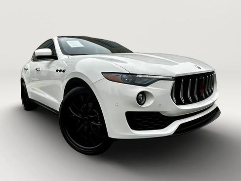 Used 2018 Maserati Levante AWD/4WD image 47