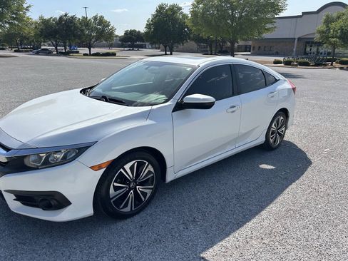 Used 2018 Honda Civic EX-T image 12