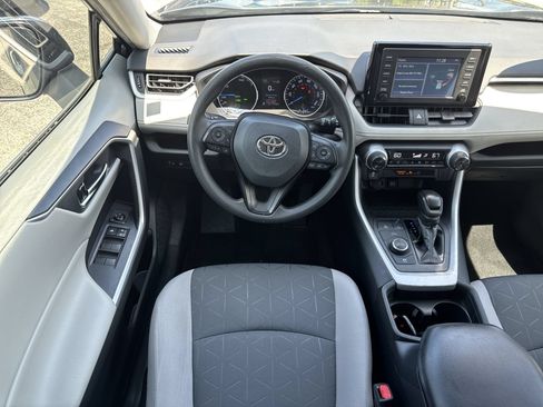Used 2019 Toyota RAV4 XLE AWD/4WD image 16