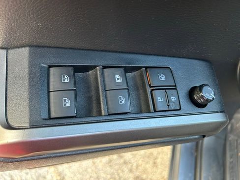 Used 2022 Toyota Tacoma SR5 image 16