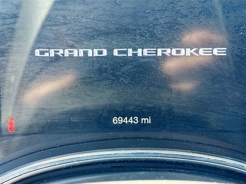 Used 2018 Jeep Grand Cherokee Limited AWD/4WD image 12