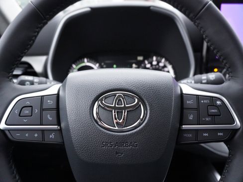 New 2026 Toyota Highlander XLE image 30