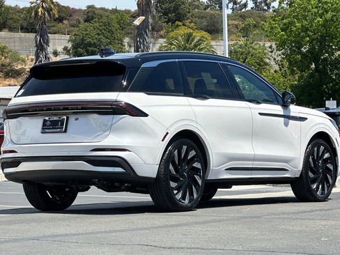 New 2026 Lincoln Nautilus Black Label w/ Jet Appearance Package AWD/4WD image 3