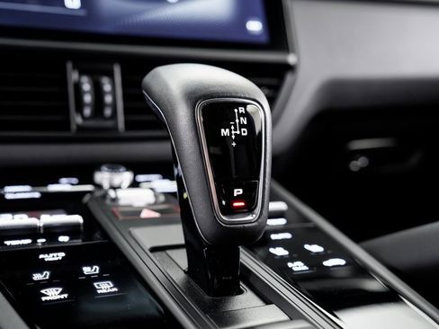 Certified 2022 Porsche Cayenne Turbo GT image 22