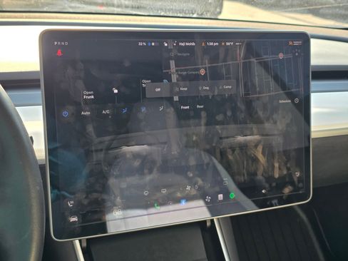 Used 2020 Tesla Model 3 Standard Range Plus image 22