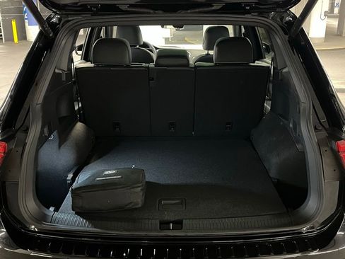 Used 2024 Volkswagen Tiguan SE R-Line image 37