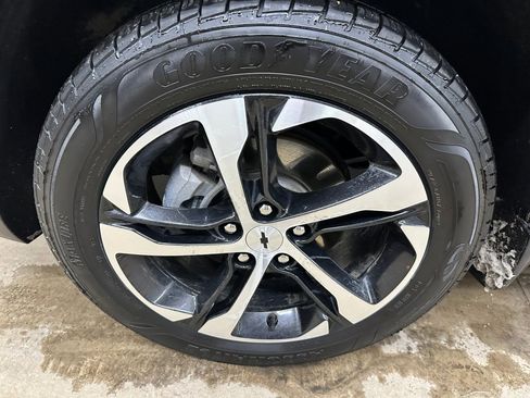 Certified 2024 Chevrolet Trax RS w/ Driver Confidence Package image 31