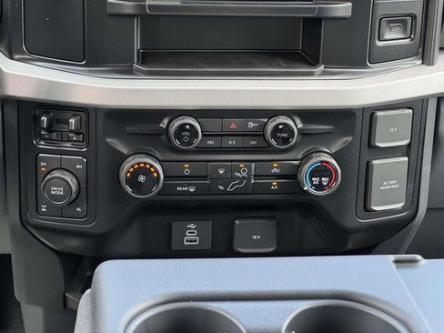 New 2026 Ford F250 XLT w/ FX4 Off-Road Package AWD/4WD image 14