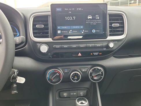 New 2026 Hyundai Venue SE FWD image 14