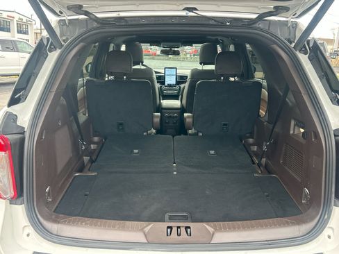 Used 2024 Ford Explorer King Ranch w/ Technology Package image 8