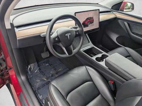 Used 2024 Tesla Model Y Long Range AWD/4WD image 10