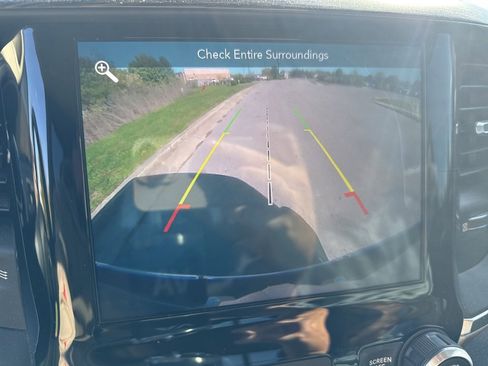 Used 2019 RAM 1500 Laramie image 11