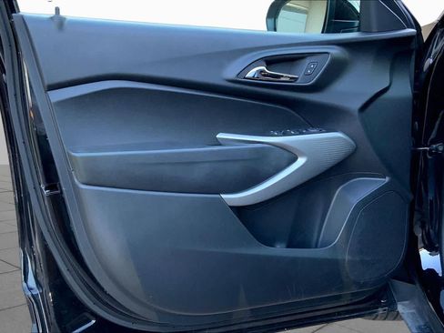 Used 2024 Chevrolet Trax LS w/ LS Convenience Package FWD image 21