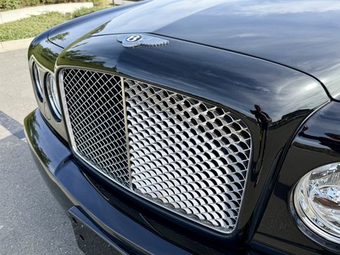 Used 2007 Bentley Azure image 49