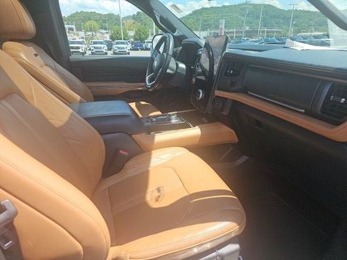 Used 2023 Ford Expedition Max Platinum AWD/4WD image 10