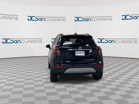 Used 2022 Buick Encore Preferred w/ Safety Package FWD image 7