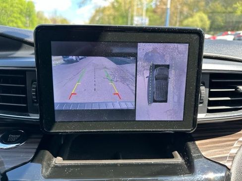 Used 2022 Ford Explorer Limited w/ Equipment Group 301A AWD/4WD image 33
