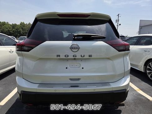 Used 2026 Nissan Rogue SV FWD image 3