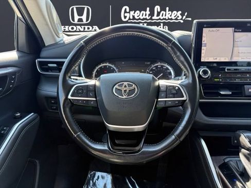 Used 2022 Toyota Highlander Platinum AWD/4WD image 12