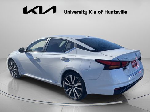 Used 2021 Nissan Altima 2.5 SR w/ SR Premium Package image 5