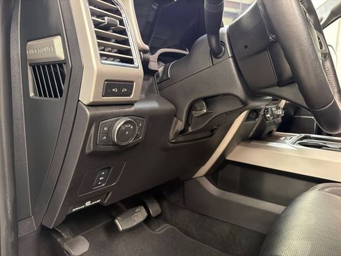 Used 2017 Ford F250 Lariat w/ Lariat Value Package AWD/4WD image 27
