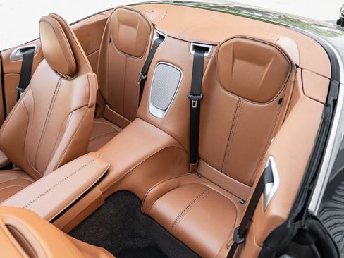 Used 2019 Aston Martin DB11 Volante image 17