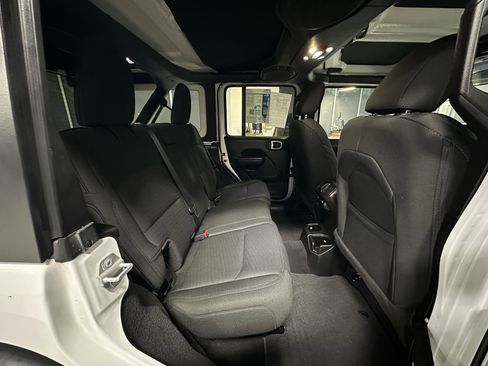 Used 2020 Jeep Wrangler Unlimited Sport image 18