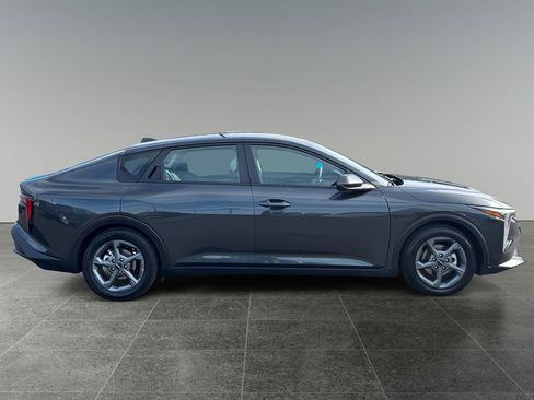 Used 2025 Kia K4 LXS image 8