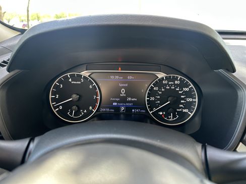 Used 2025 Nissan Altima 2.5 SV FWD image 18