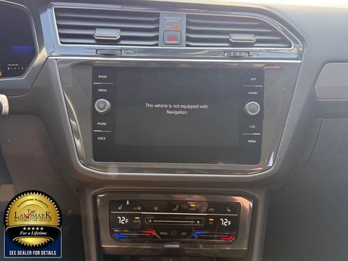 Used 2022 Volkswagen Tiguan SE w/ Panoramic Sunroof Package image 17