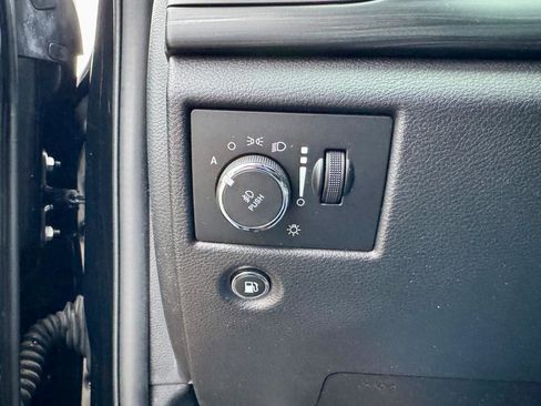 Used 2020 Jeep Grand Cherokee Altitude image 18