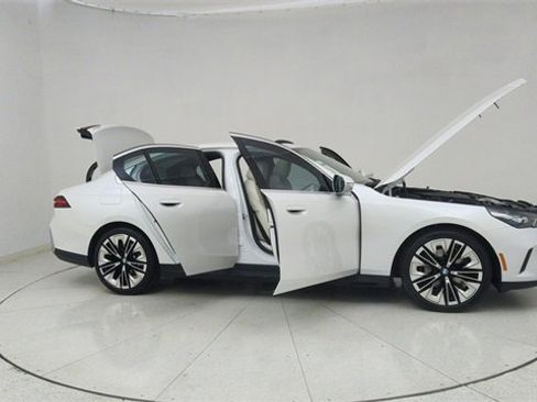 Used 2026 BMW 540i xDrive image 71