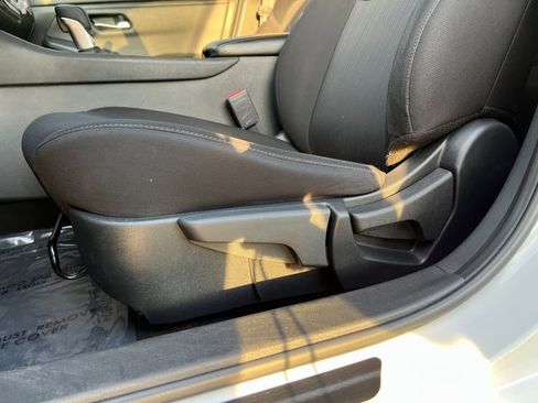 Used 2022 Nissan Sentra SV w/ Trunk Package image 14