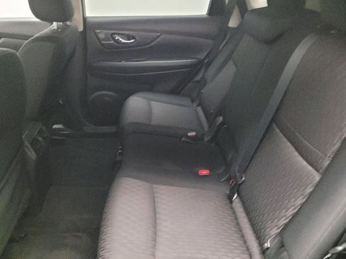 Used 2020 Nissan Rogue SV FWD image 18
