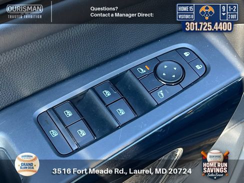 Used 2025 Nissan Pathfinder SV FWD image 6