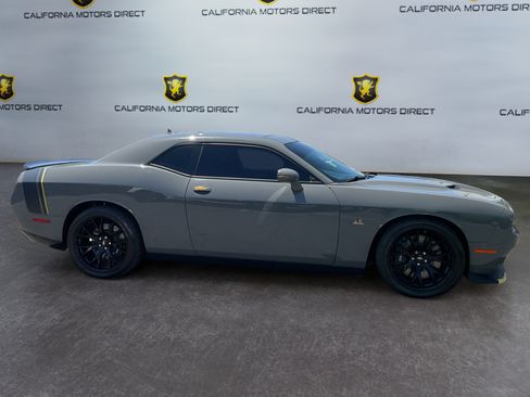 Used 2018 Dodge Challenger R/T Scat Pack w/ Dynamics Package RWD image 4