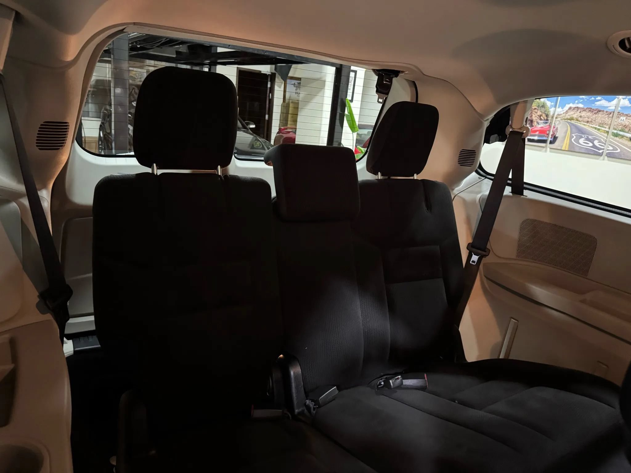 Used 2018 Dodge Grand Caravan SE FWD image 35