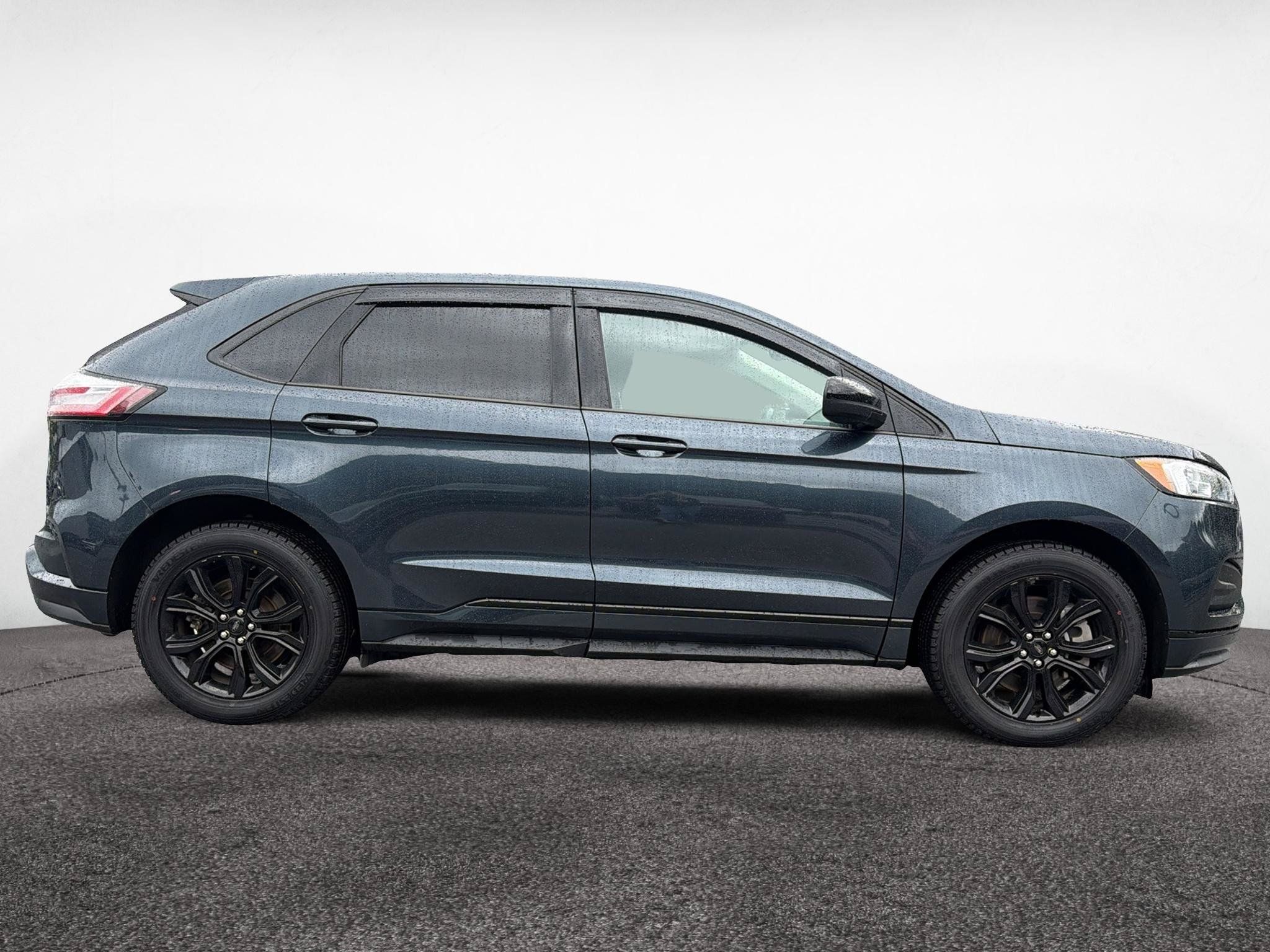 Used 2023 Ford Edge SE w/ Black Appearance Package AWD/4WD image 8