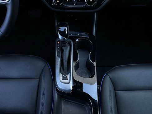 Used 2025 Buick Envista Sport Touring image 14