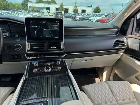 Used 2021 Lincoln Navigator Black Label w/ Special Edition Package AWD/4WD image 15