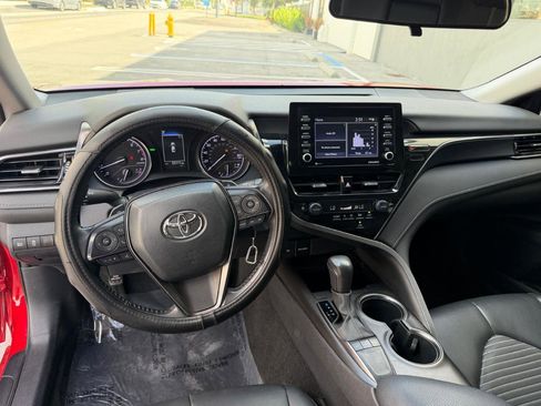 Used 2023 Toyota Camry SE image 18