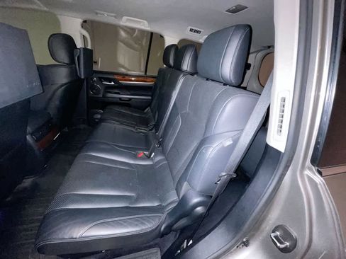 Used 2017 Lexus LX 570 4WD image 23