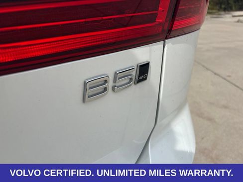 Certified 2025 Volvo XC60 B5 Ultra AWD/4WD image 9