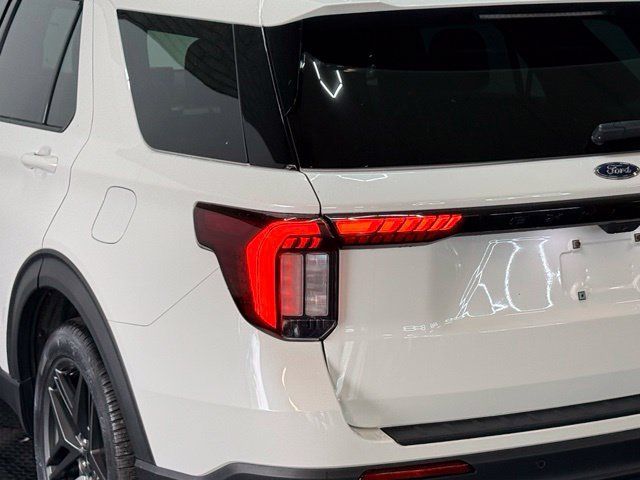 Used 2025 Ford Explorer ST w/ Sun And Sound Package AWD/4WD image 9