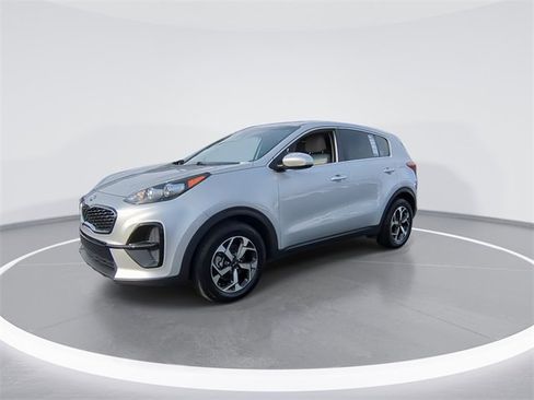 Used 2022 Kia Sportage LX image 4