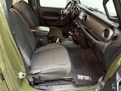 Used 2022 Jeep Gladiator Sport image 32